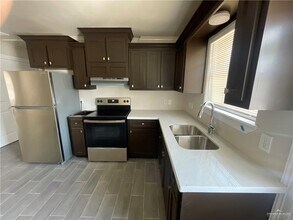 1404 E Quail St in Pharr, TX - Building Photo - Building Photo
