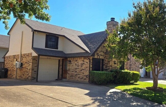 3420 Briaroaks Dr