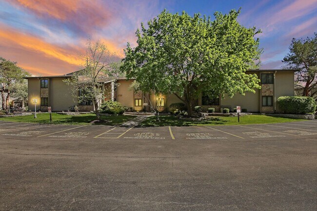 property at 36 Abbey Villa Cir