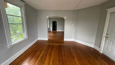 259 Cooke St, Unit 2 in Waterbury, CT - Building Photo - Building Photo