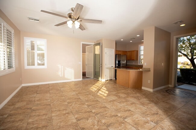 5249 Brazelton St in North Las Vegas, NV - Foto de edificio - Building Photo