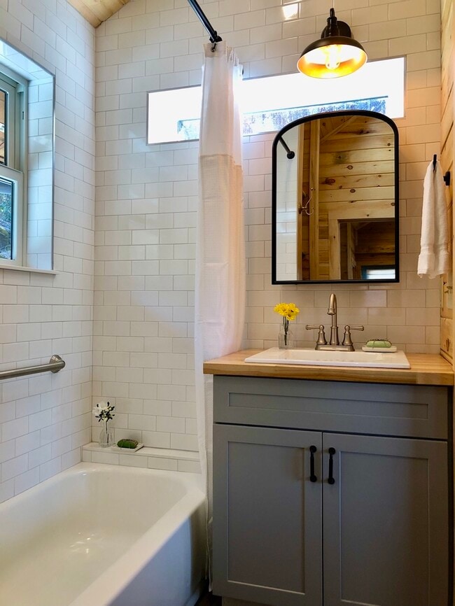 1468 Old Mill Rd in Hendersonville, NC - Building Photo - Building Photo