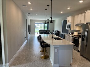 12048 Westmoreland Way in Ft. Myers, FL - Building Photo - Building Photo