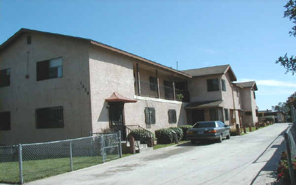 1336 W 110th St in Los Angeles, CA - Building Photo