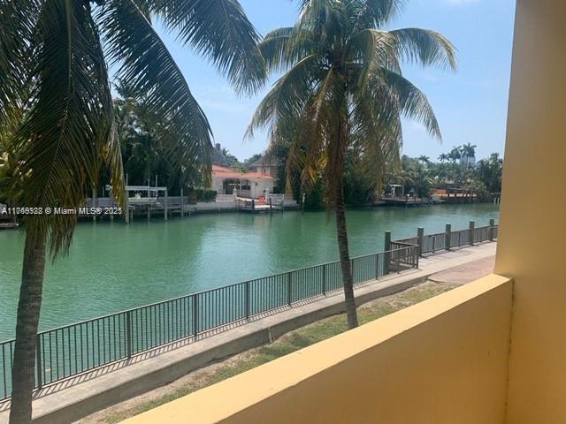 4011 Meridian Ave in Miami Beach, FL - Foto de edificio - Building Photo