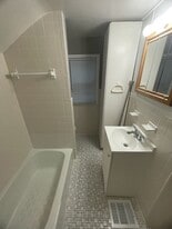 18 Carthage St in Fairfield, CT - Building Photo