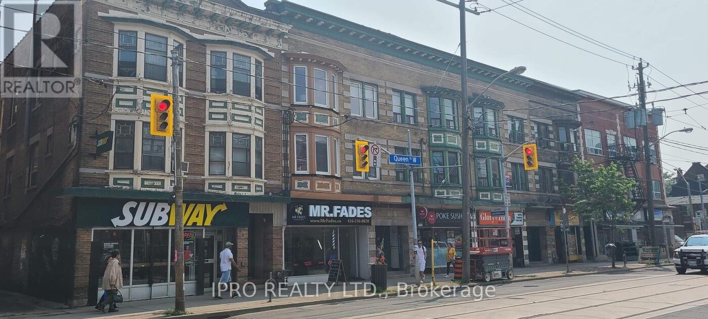 1399-1399 Queen St W in Toronto, ON - Building Photo