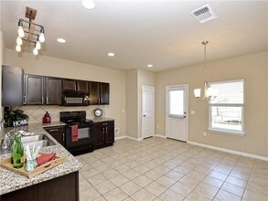 104 Denton Dr in Hutto, TX - Building Photo - Building Photo