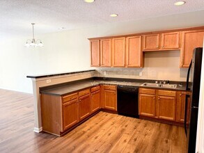 8330 Oakley Cir in Union City, GA - Building Photo - Building Photo