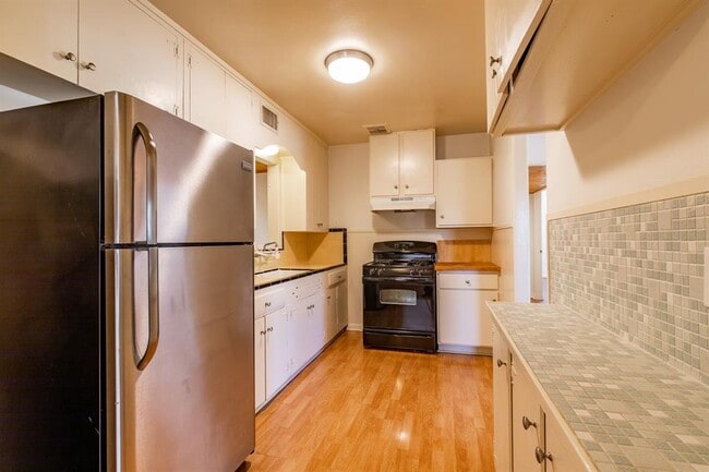 property at 5515 Roosevelt Ave