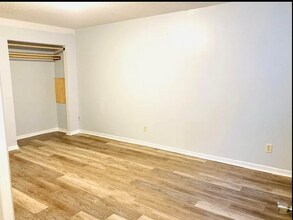 1318 Circle Terrace Blvd NE in Minneapolis, MN - Building Photo - Building Photo