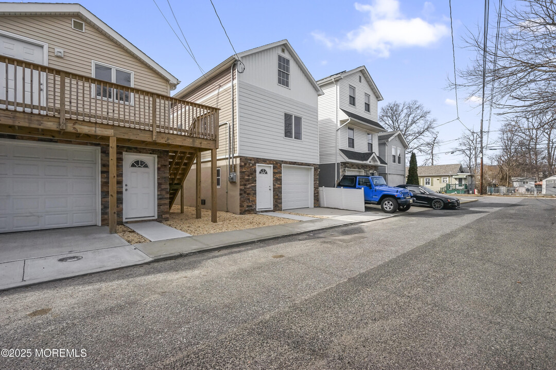 7 Smith Pl in Keansburg, NJ - Building Photo