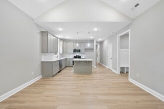 308 Harbor Trce in Sanford, NC - Foto de edificio - Building Photo