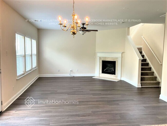 2415 Harwood Hills Ln in Charlotte, NC - Foto de edificio - Building Photo