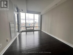 295-2295 Adelaide St W in Toronto, ON - Building Photo - Building Photo