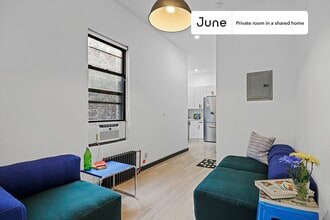 Room in Shared 3 bed/3 bath home in Queens, NY - Building Photo - Building Photo