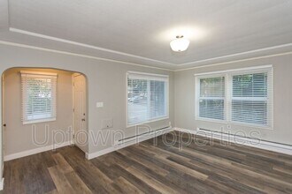 3743 SE Cesar Estrada Chavez Blvd in Portland, OR - Building Photo - Building Photo