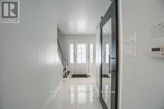 12 Gondola Crescent in Brampton, ON - Building Photo - Building Photo