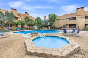 Avistar At The Oaks in San Antonio, TX - Building Photo