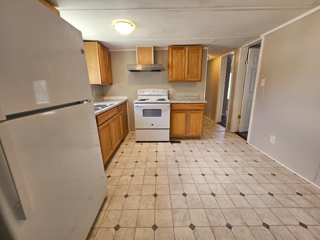 2400 Oaklawn Blvd in Hopewell, VA - Building Photo - Building Photo