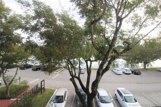 3690 Inverrary Dr-Unit -3A in Lauderhill, FL - Building Photo - Building Photo