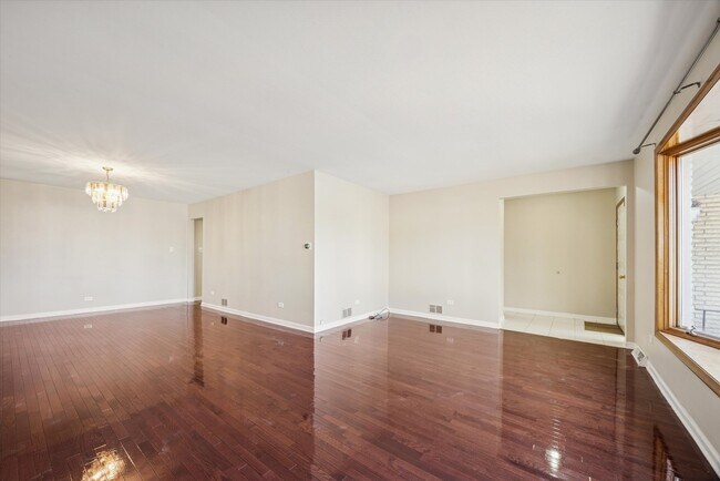 9S525 Allison Ct in Willowbrook, IL - Building Photo - Building Photo