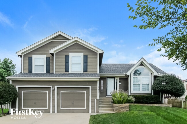 property at 10928 N Wallace Ave