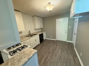 24 S Wakefield Dr in Little Rock, AR - Building Photo - Building Photo