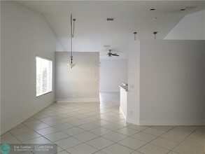 1527 Palermo Dr in Weston, FL - Building Photo - Building Photo