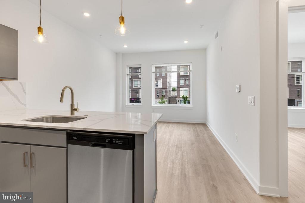 2046 E Lehigh Ave in Philadelphia, PA - Building Photo