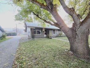 1261-1263 Montana St in Wenatchee, WA - Building Photo - Building Photo