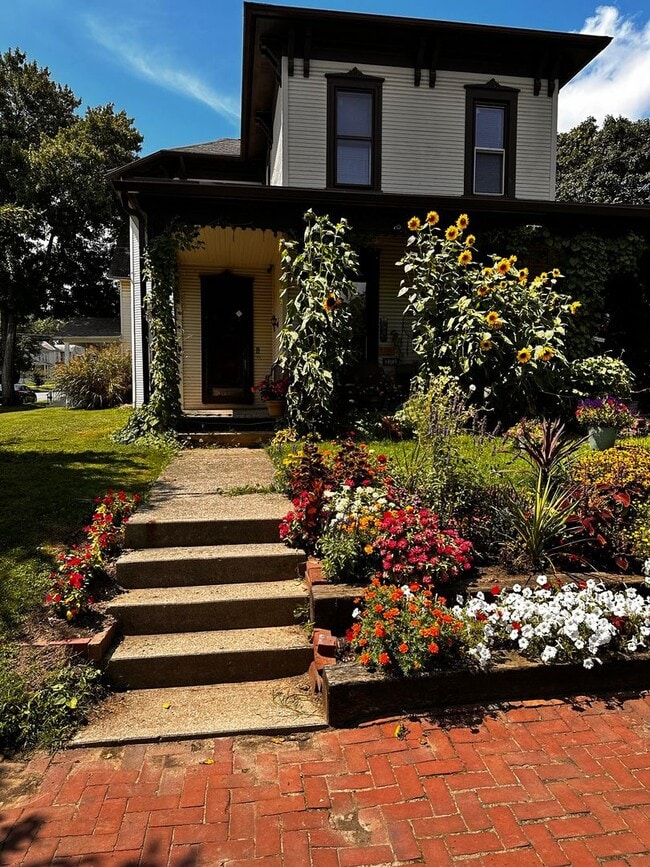 239-241 S Maple St in Lancaster, OH - Building Photo - Building Photo