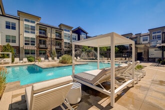 Heights at Interlocken in Broomfield, CO - Foto de edificio - Building Photo