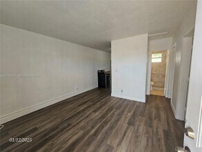 11752 SW 212th St in Miami, FL - Building Photo - Building Photo