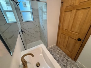 1628 W 24th St in Los Angeles, CA - Foto de edificio - Building Photo