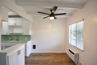 6125 Whitsett Ave, Unit 09 in Los Angeles, CA - Building Photo - Building Photo