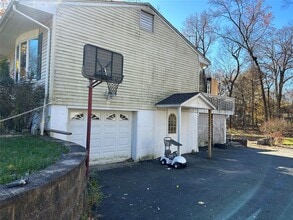 8 Greene Rd in Spring Valley, NY - Building Photo - Building Photo