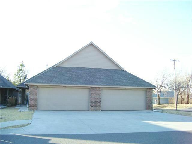 421 Sterling Pointe Way in Edmond, OK - Building Photo - Building Photo