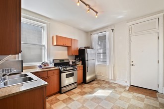 2836 N Sheffield Ave in Chicago, IL - Foto de edificio - Building Photo