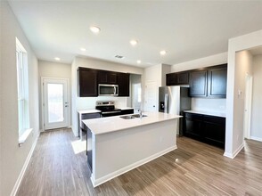 301 Alcatraz Lp in Jarrell, TX - Building Photo - Building Photo