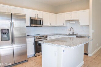 900 W Broadway Ave in Apache Junction, AZ - Building Photo - Building Photo