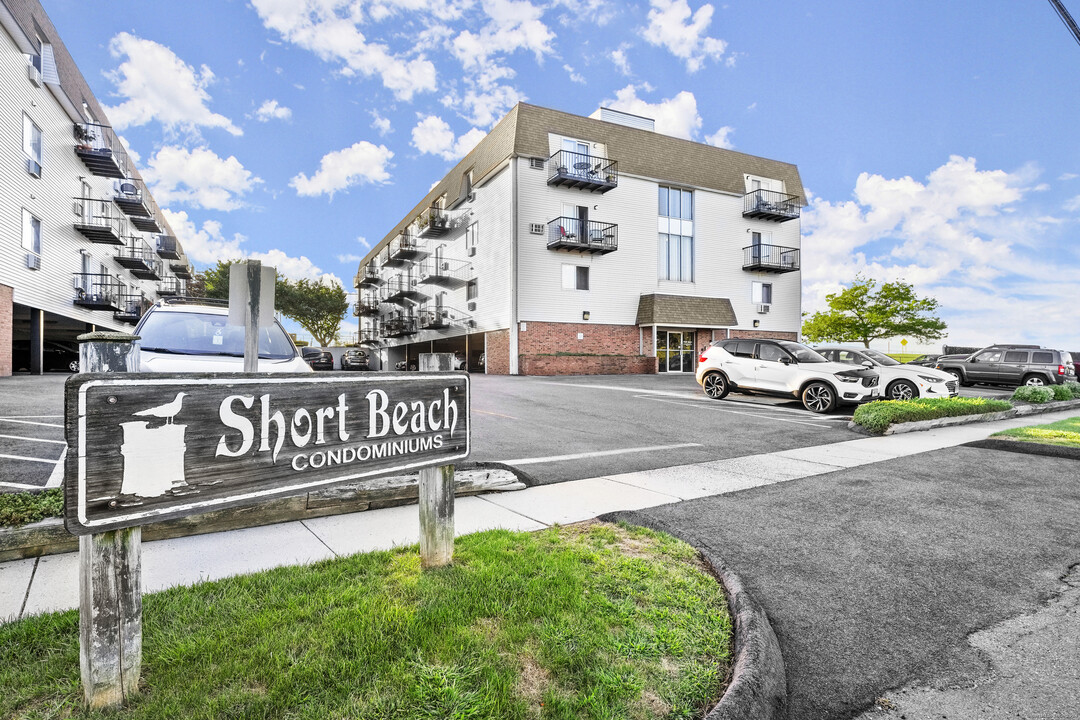 115 Short Beach Rd in Stratford, CT - Building Photo