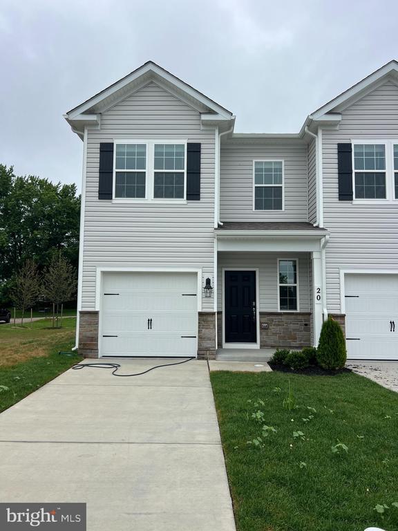 property at 20 Windsor Ct