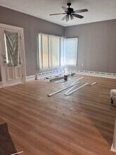 438 Villa St, Unit 1 in Elgin, IL - Building Photo - Building Photo