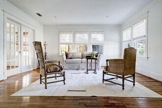 2111 Bartlett St in Houston, TX - Building Photo - Building Photo