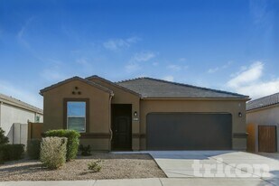 37685 W Amalfi Ave in Maricopa, AZ - Building Photo