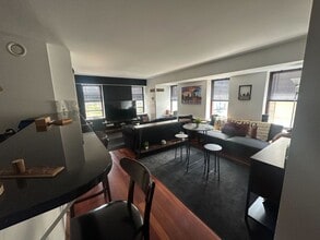 40 E 9th St in Chicago, IL - Building Photo - Building Photo