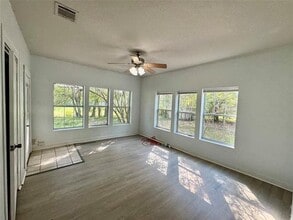 214 S 4th St in Wills Point, TX - Building Photo - Building Photo