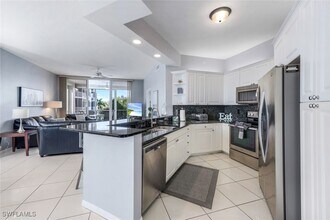 460 Launch Cir in Naples, FL - Building Photo - Building Photo