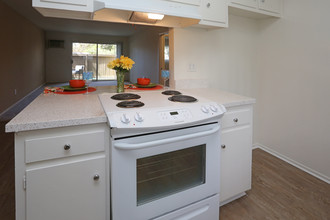 Garden View Apartments in Garden Grove, CA - Building Photo - Interior Photo